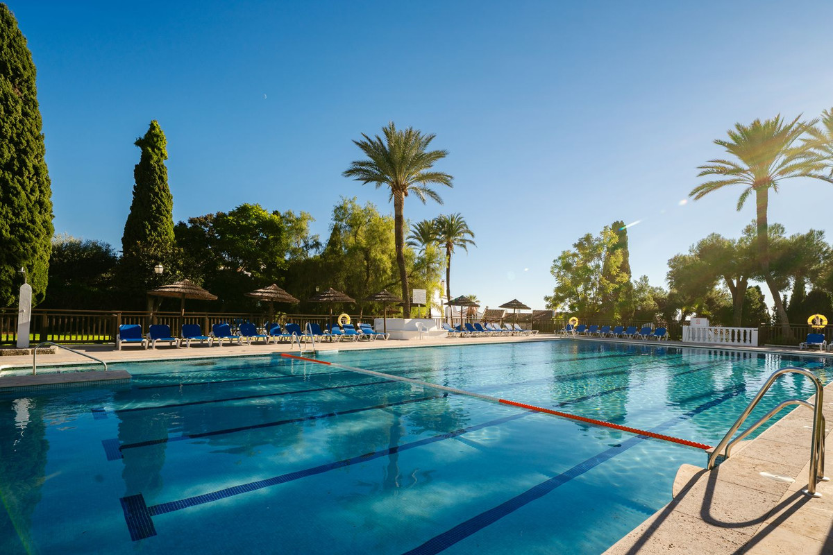 3 Bed Apartment for sale in Nueva Andalucía Costa Del Sol, Málaga, Spain