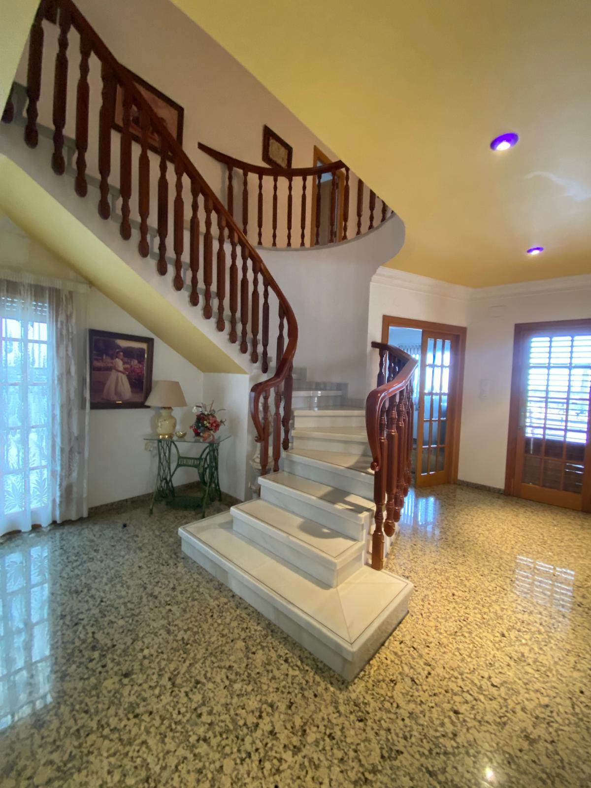 Se vende Villa - Chalet de 5 dormitorios en Costa Blanca, Alicante, España