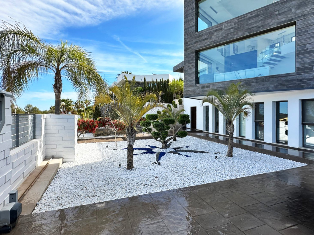 5 Bed Townhouse for sale in Javea Costa Blanca, Alicante, Spain