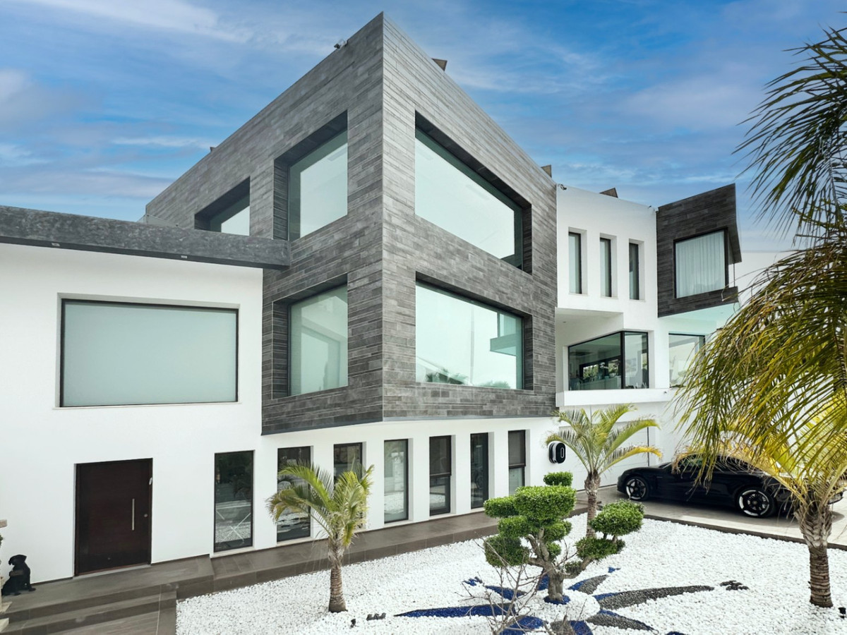 5 Bed Townhouse for sale in Javea Costa Blanca, Alicante, Spain