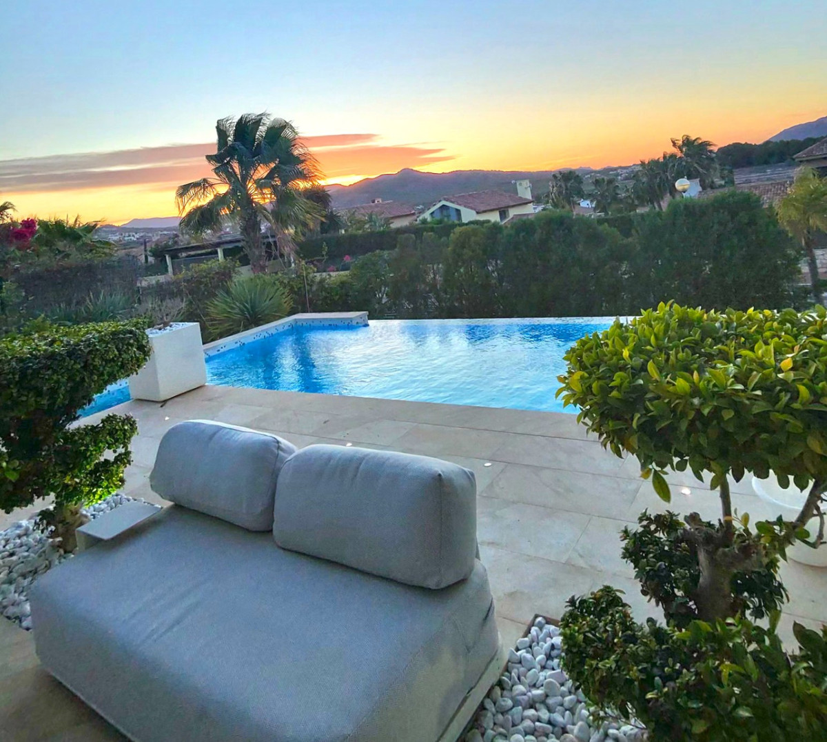 5 Bed Townhouse for sale in Javea Costa Blanca, Alicante, Spain