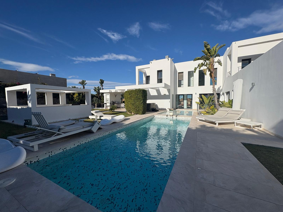5 Bed Townhouse for sale in Javea Costa Blanca, Alicante, Spain