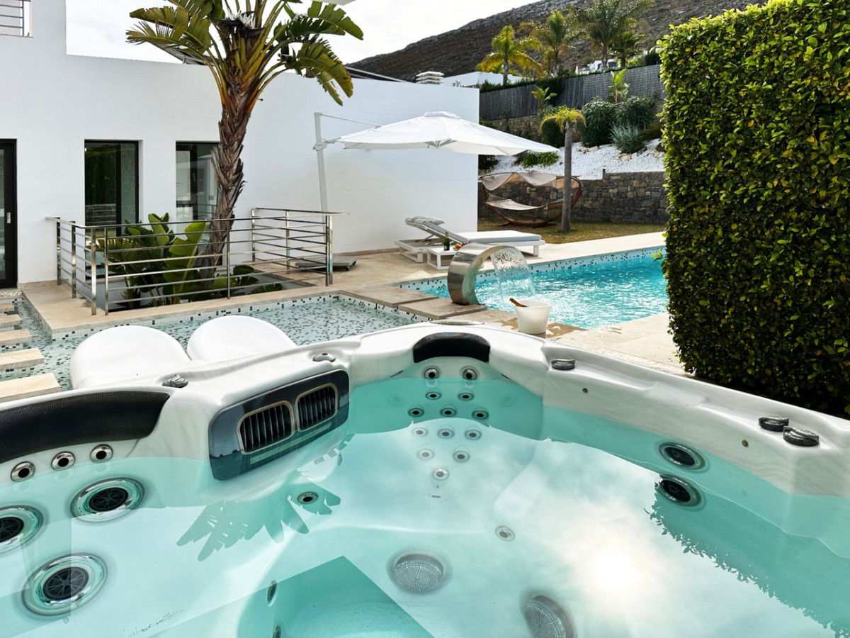 5 Bed Townhouse for sale in Javea Costa Blanca, Alicante, Spain