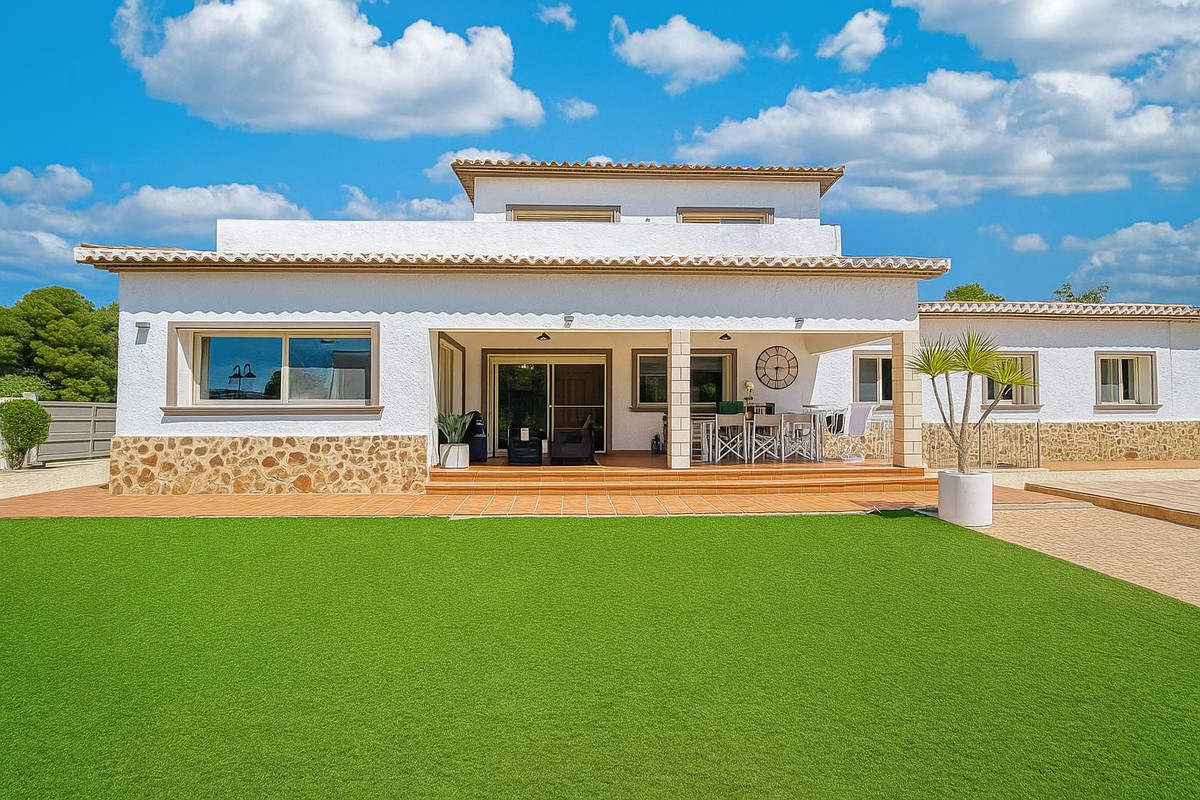 4 Bed Townhouse for sale in Calpe Costa Blanca, Alicante, Spain