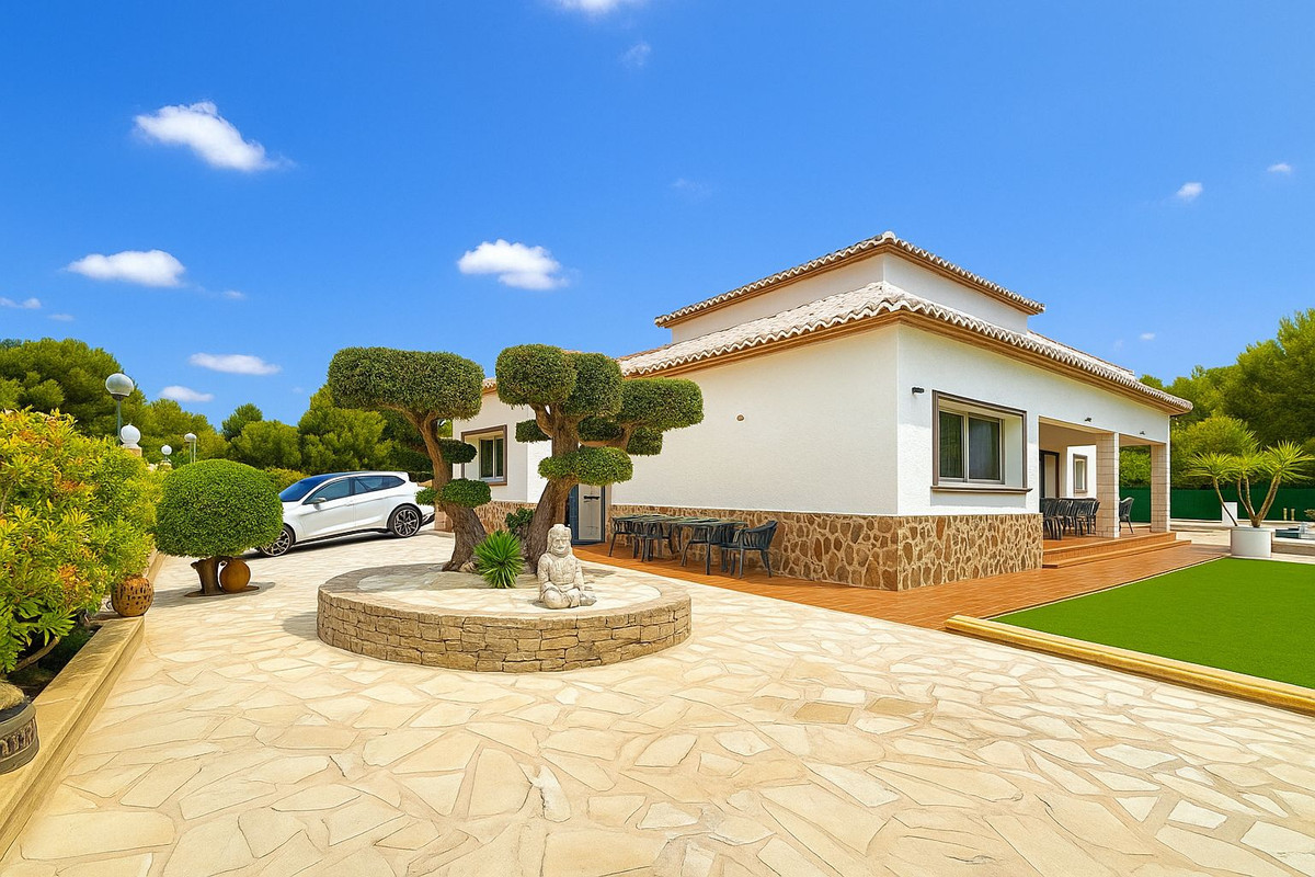 4 Bed Townhouse for sale in Calpe Costa Blanca, Alicante, Spain