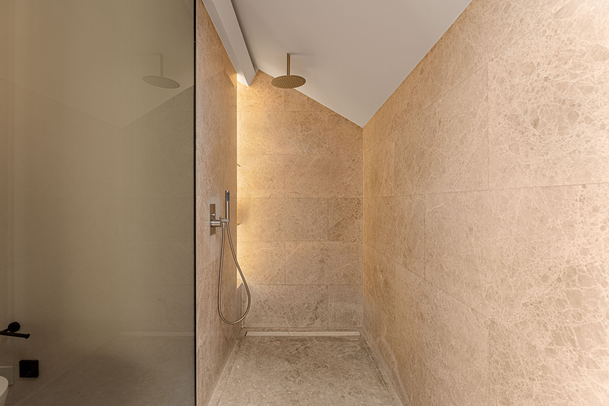 3 Bed Apartment for sale in The Golden Mile Costa Del Sol, Málaga, Spain
