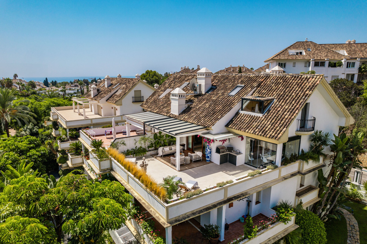 3 Bed Apartment for sale in The Golden Mile Costa Del Sol, Málaga, Spain