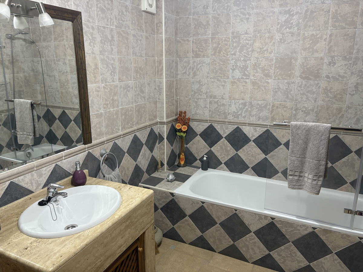 3 Bed Townhouse for sale in Algorfa Costa Blanca, Alicante, Spain