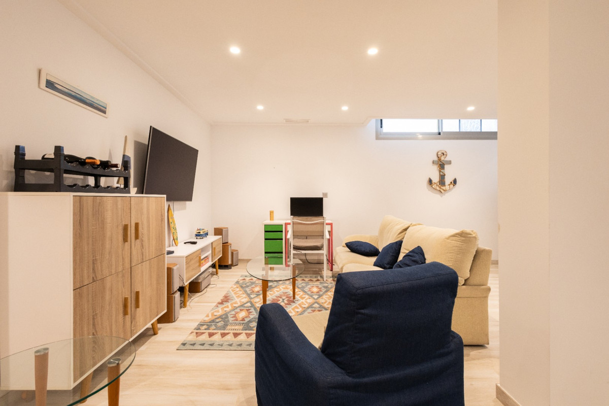Se vende Villa - Chalet de 4 dormitorios en Costa Blanca, Alicante, España