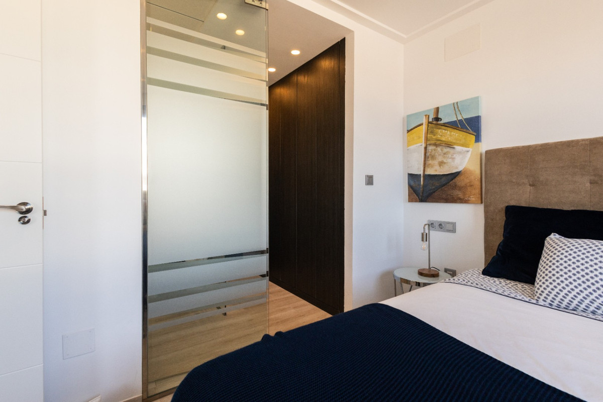 Se vende Villa - Chalet de 4 dormitorios en Costa Blanca, Alicante, España