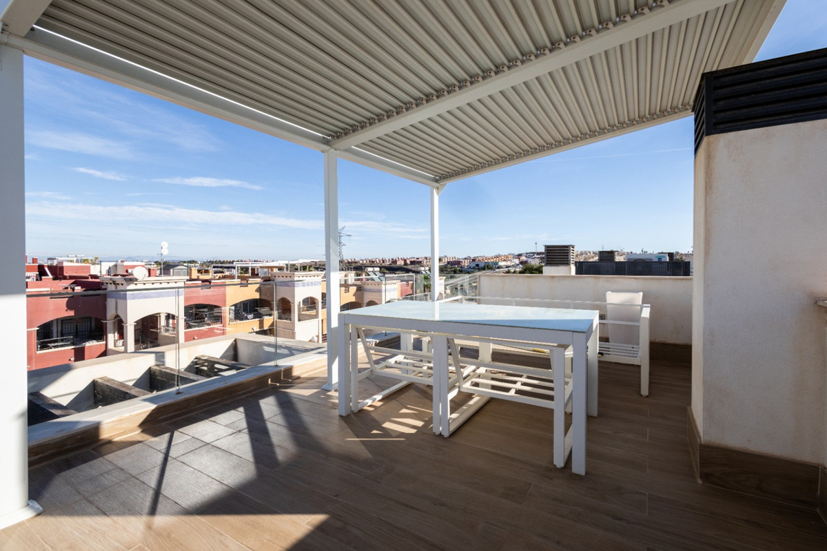 Se vende Villa - Chalet de 4 dormitorios en Costa Blanca, Alicante, España