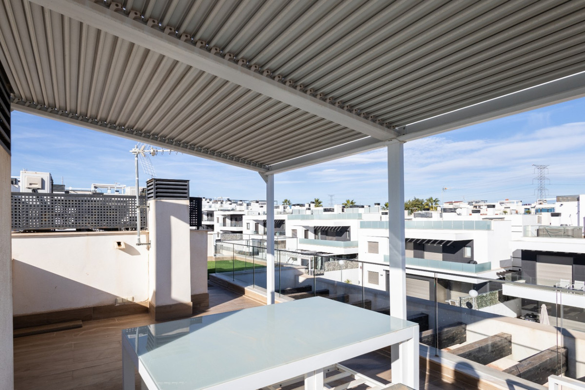 Se vende Villa - Chalet de 4 dormitorios en Costa Blanca, Alicante, España