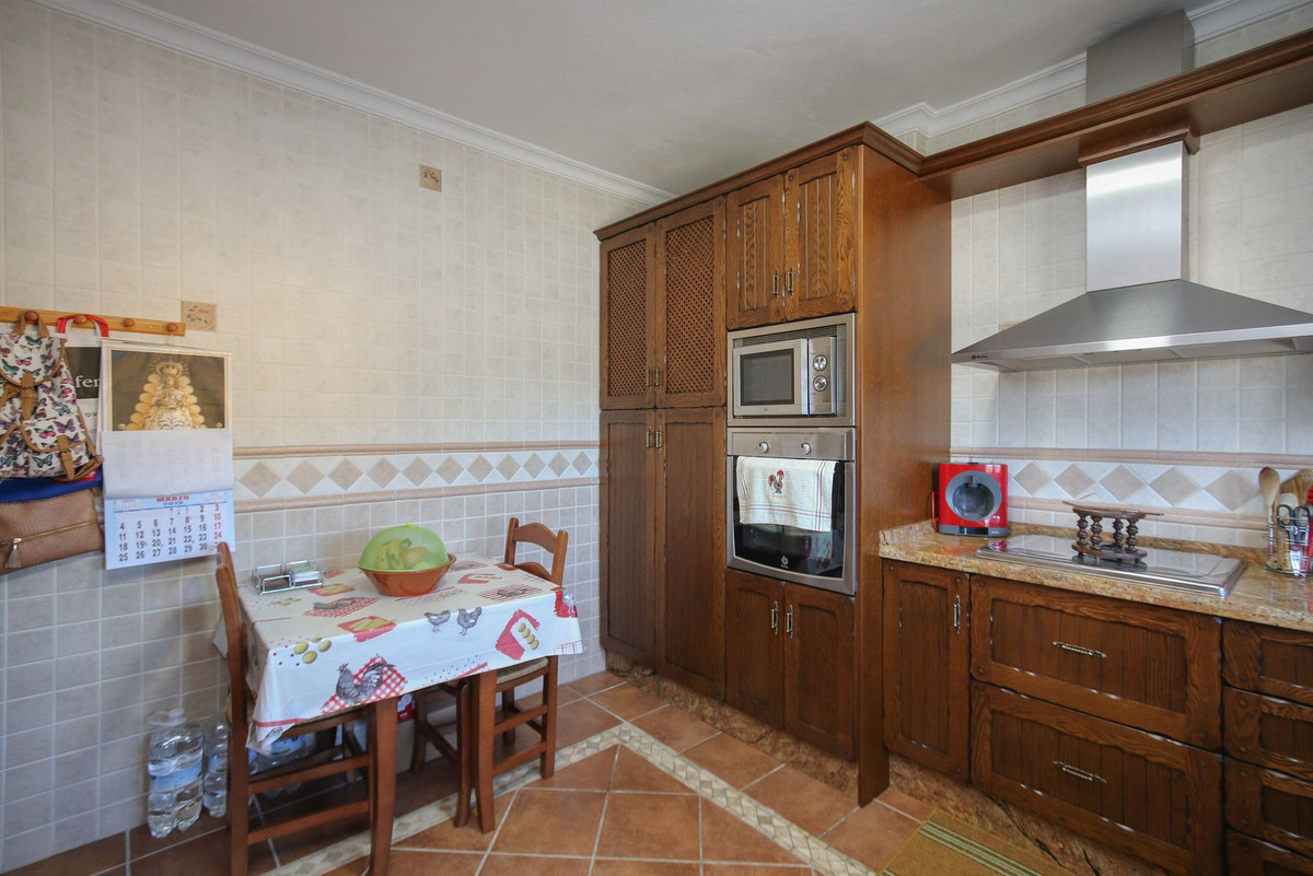 3 Bed Townhouse for sale in Monda Costa Del Sol, Málaga, Spain