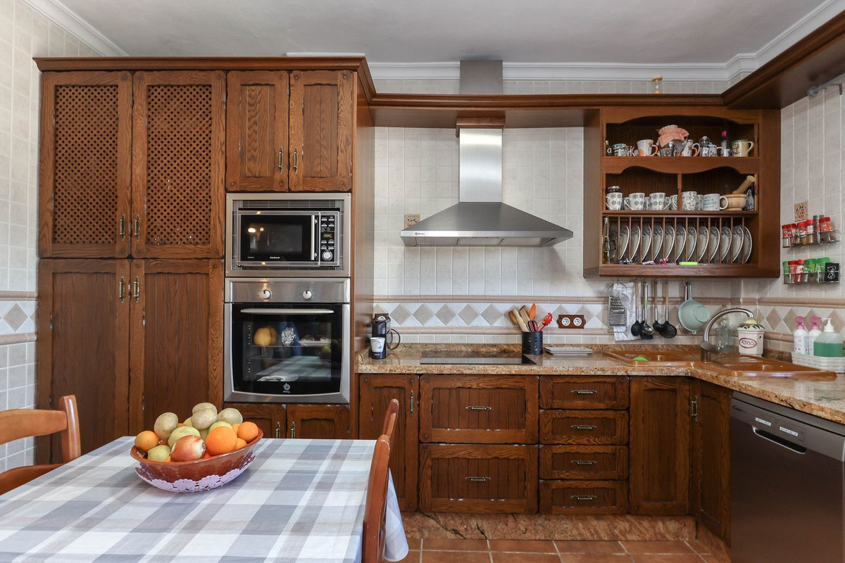3 Bed Townhouse for sale in Monda Costa Del Sol, Málaga, Spain