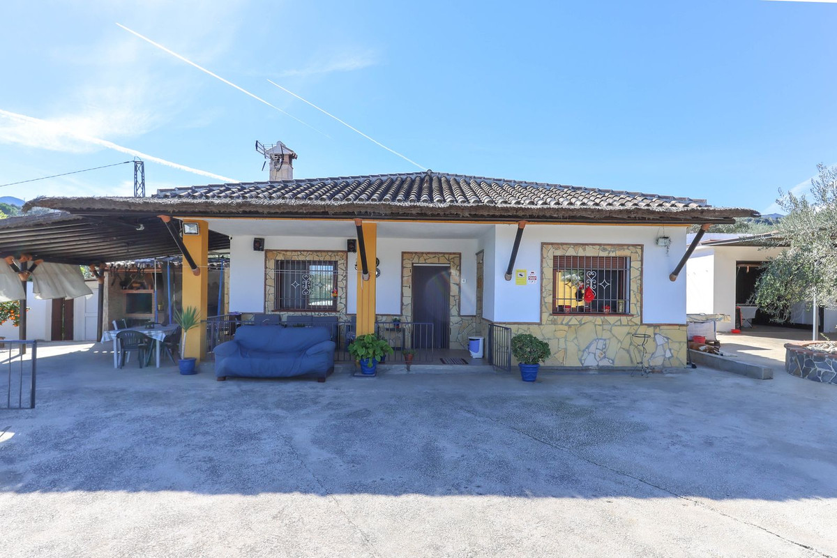 3 Bed Townhouse for sale in Monda Costa Del Sol, Málaga, Spain