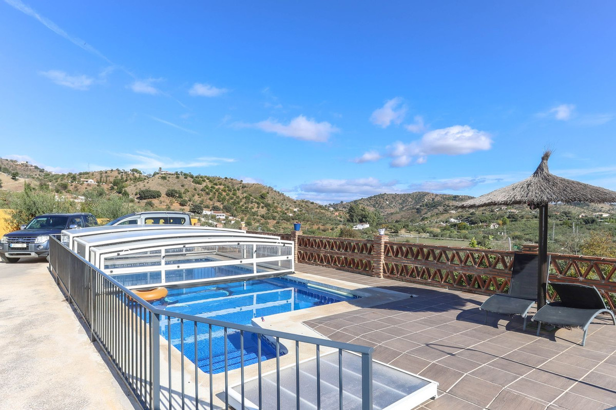 3 Bed Townhouse for sale in Monda Costa Del Sol, Málaga, Spain