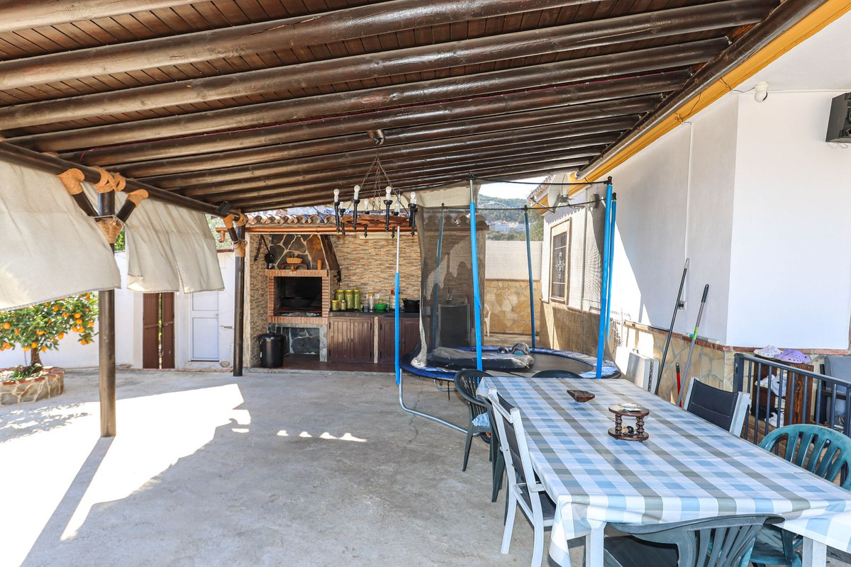 3 Bed Townhouse for sale in Monda Costa Del Sol, Málaga, Spain