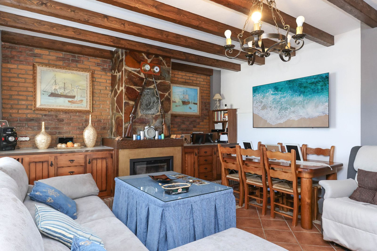3 Bed Townhouse for sale in Monda Costa Del Sol, Málaga, Spain