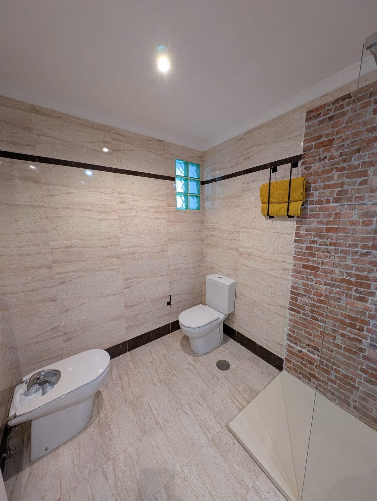 3 Bed Apartment for sale in Estepona Costa Del Sol, Málaga, Spain
