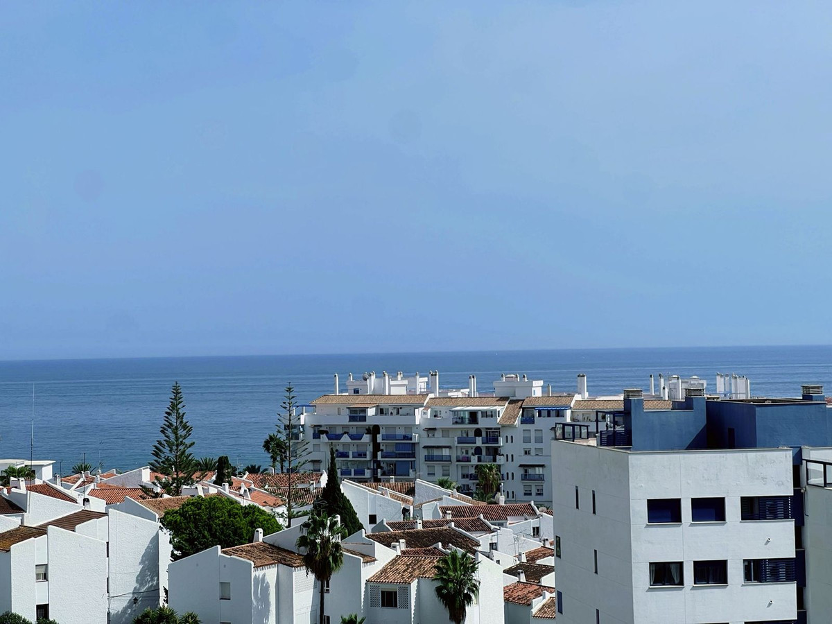 3 Bed Apartment for sale in Estepona Costa Del Sol, Málaga, Spain