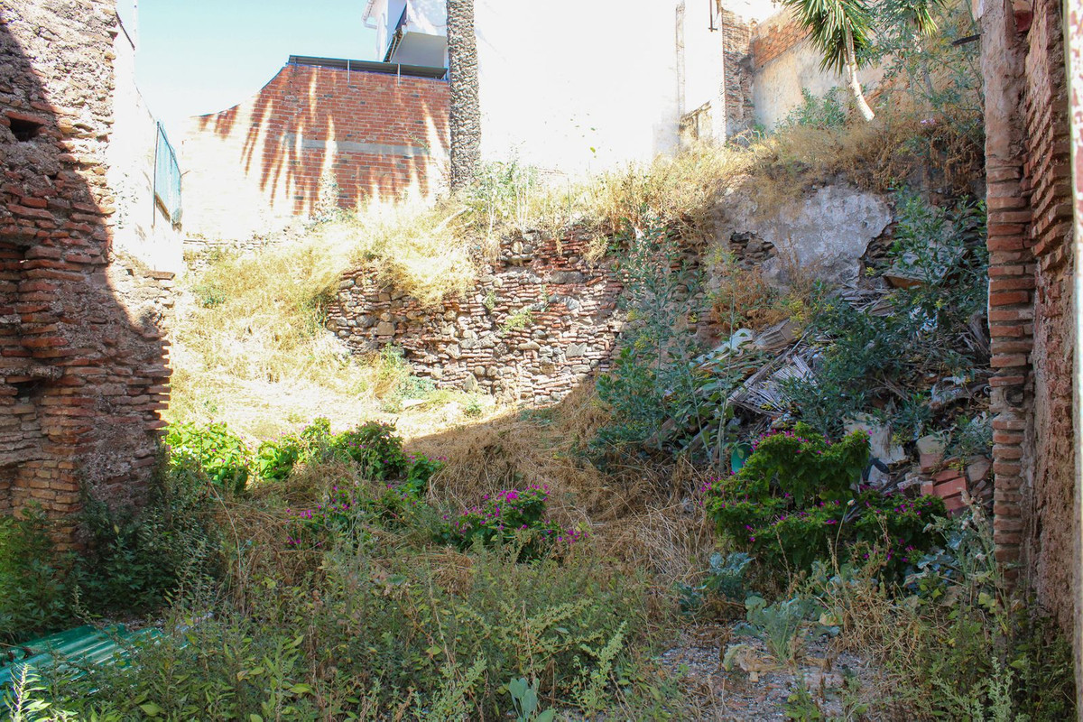 Se vende Terreno Urbano  en Costa Del Sol East, Málaga, España