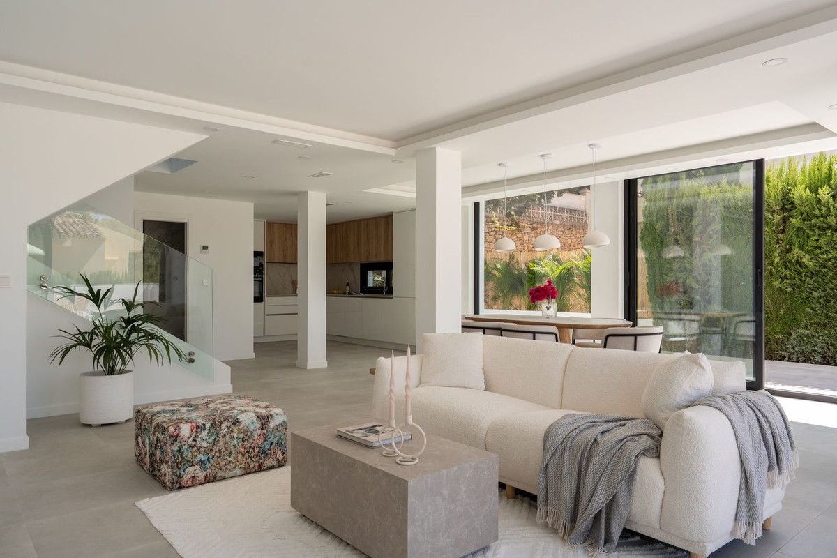 3 Bed Townhouse for sale in Nueva Andalucía Costa Del Sol, Málaga, Spain