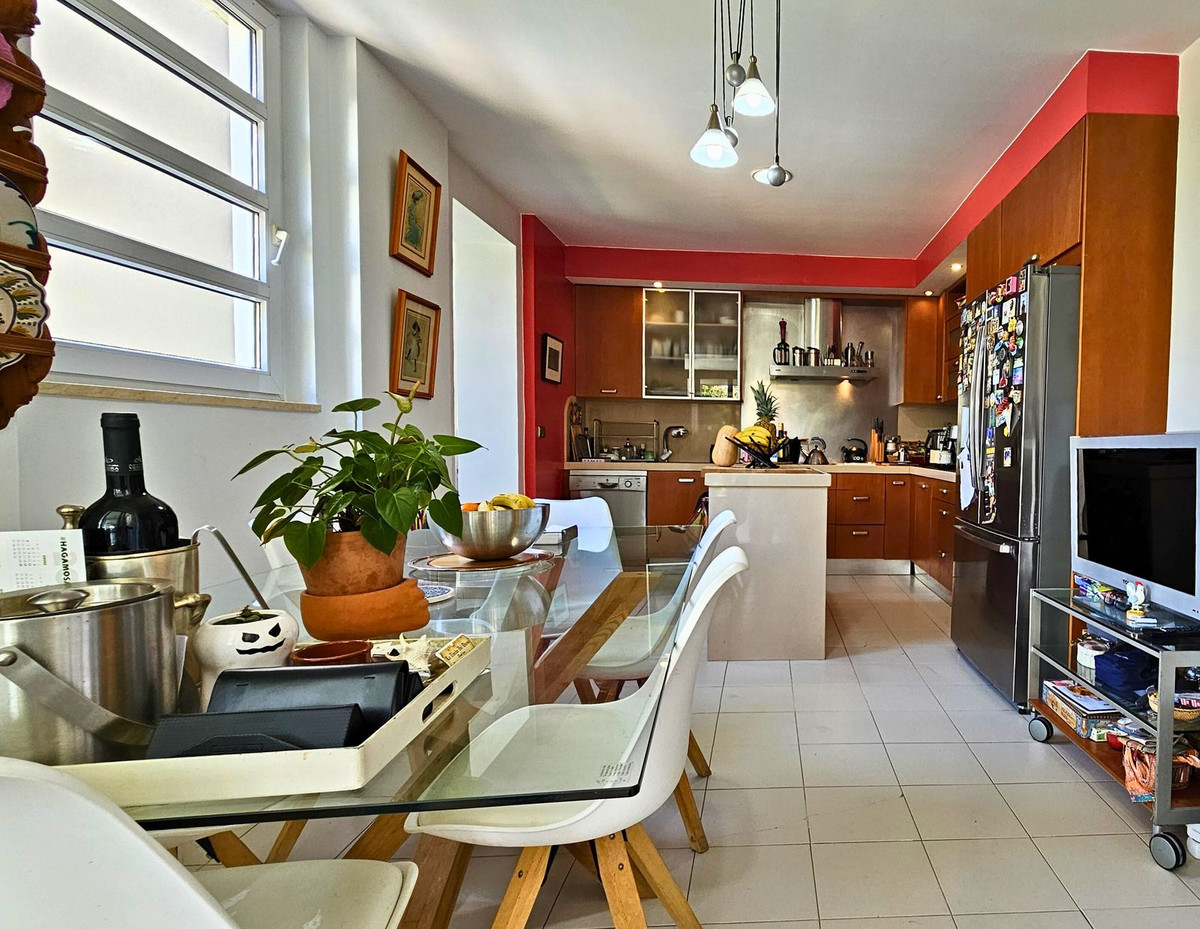 Se vende Villa - Chalet de 5 dormitorios en Costa Del Sol, Cadiz, España