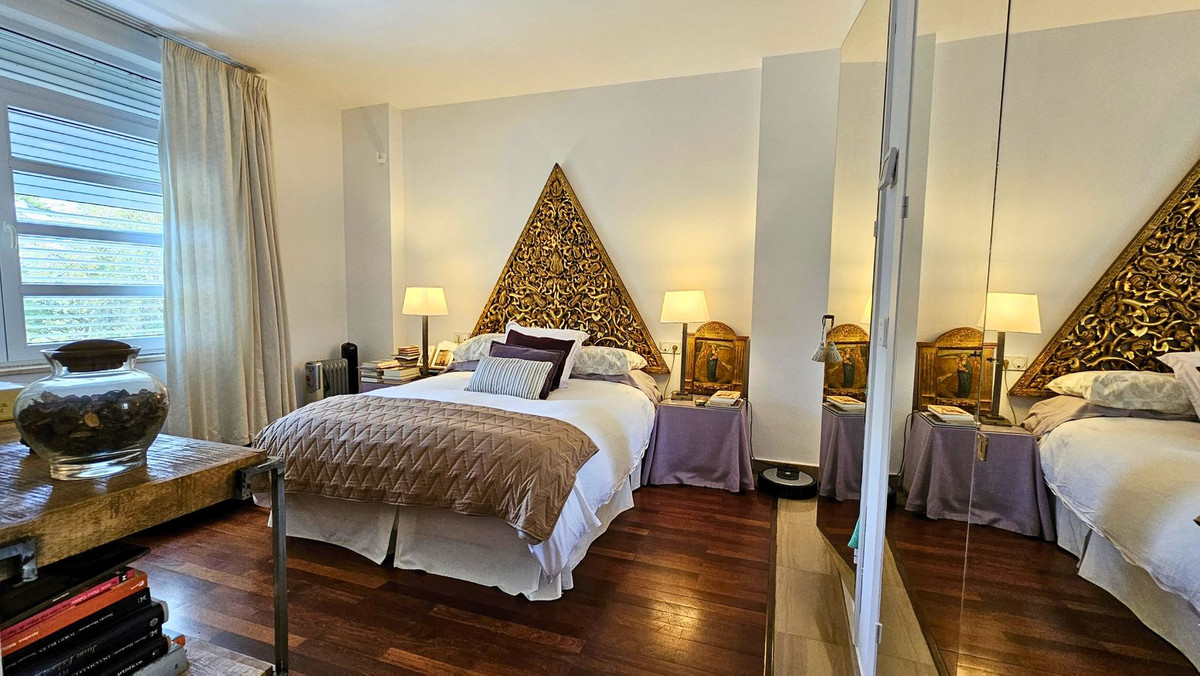 Se vende Villa - Chalet de 5 dormitorios en Costa Del Sol, Cadiz, España
