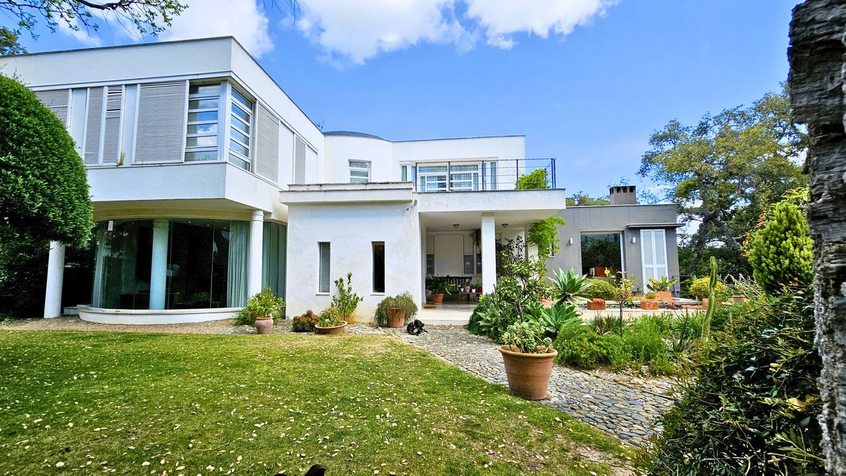 Se vende Villa - Chalet de 5 dormitorios en Costa Del Sol, Cadiz, España