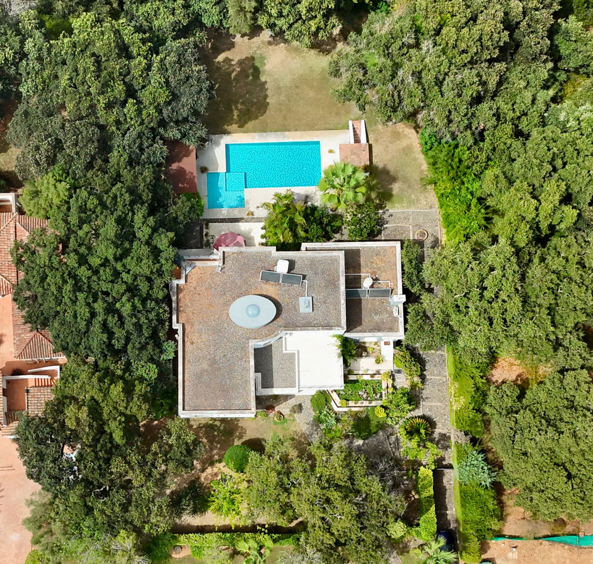 Se vende Villa - Chalet de 5 dormitorios en Costa Del Sol, Cadiz, España