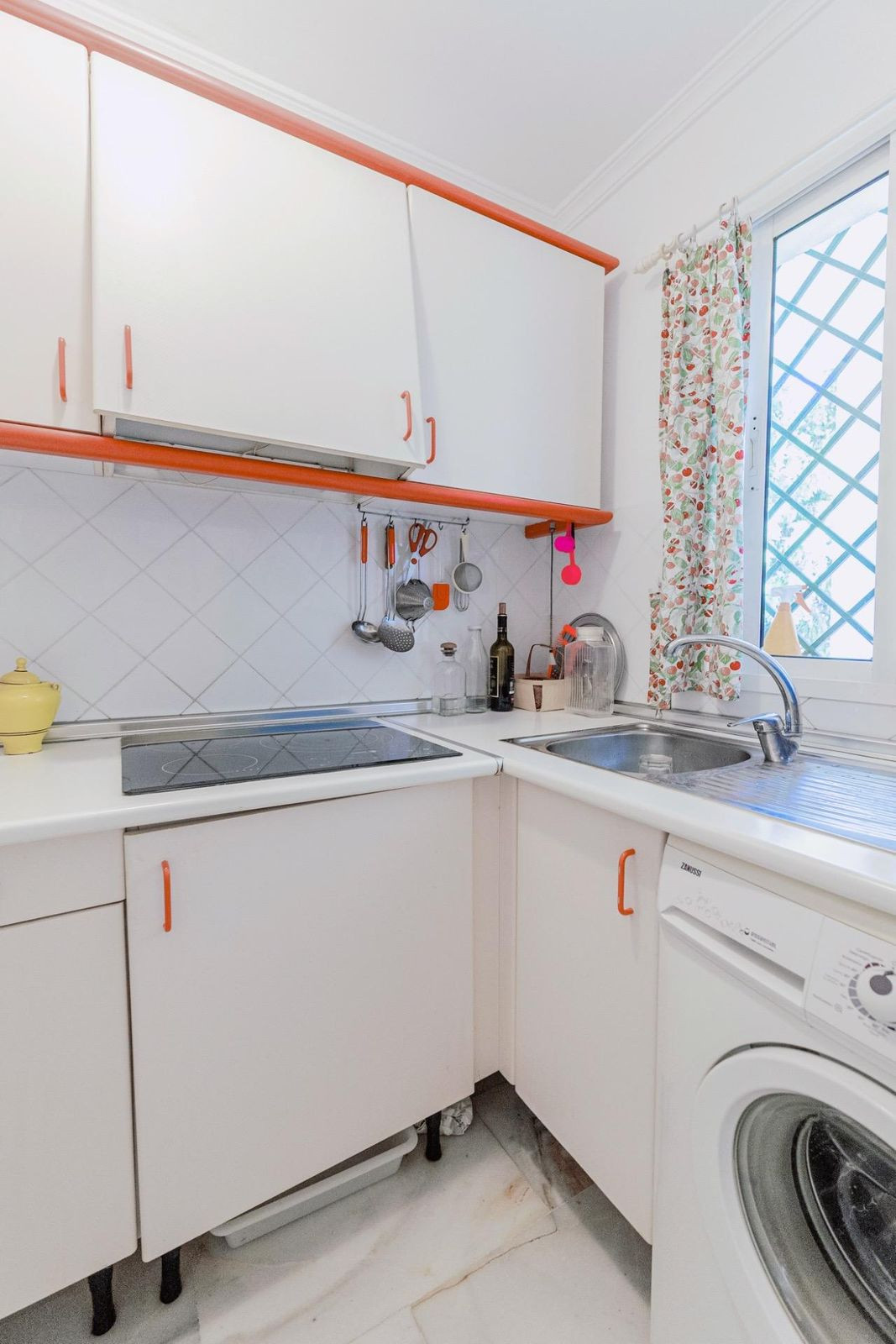 2 Bed Apartment for sale in Marbella Costa Del Sol, Málaga, Spain