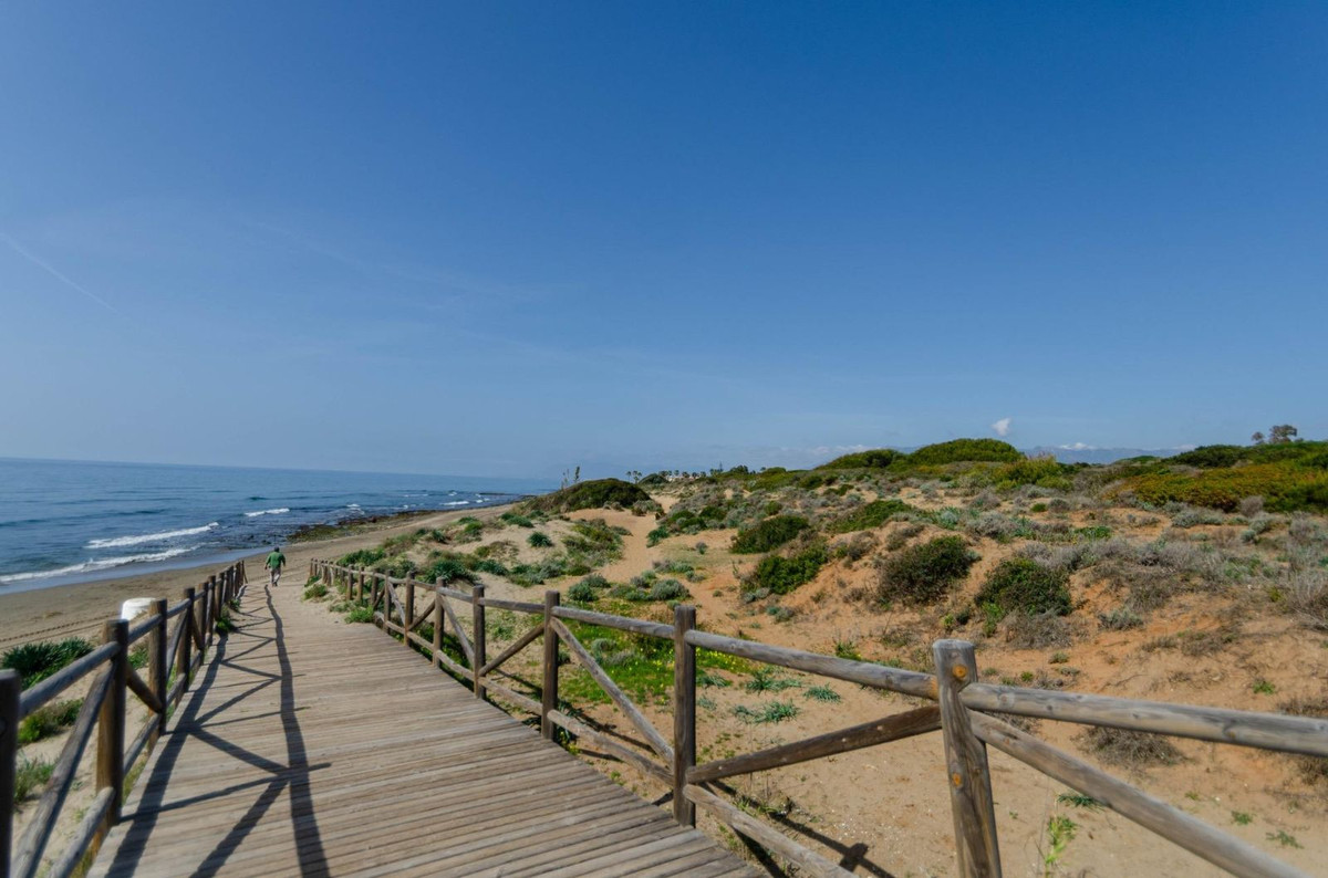 2 Bed Apartment for sale in Marbella Costa Del Sol, Málaga, Spain