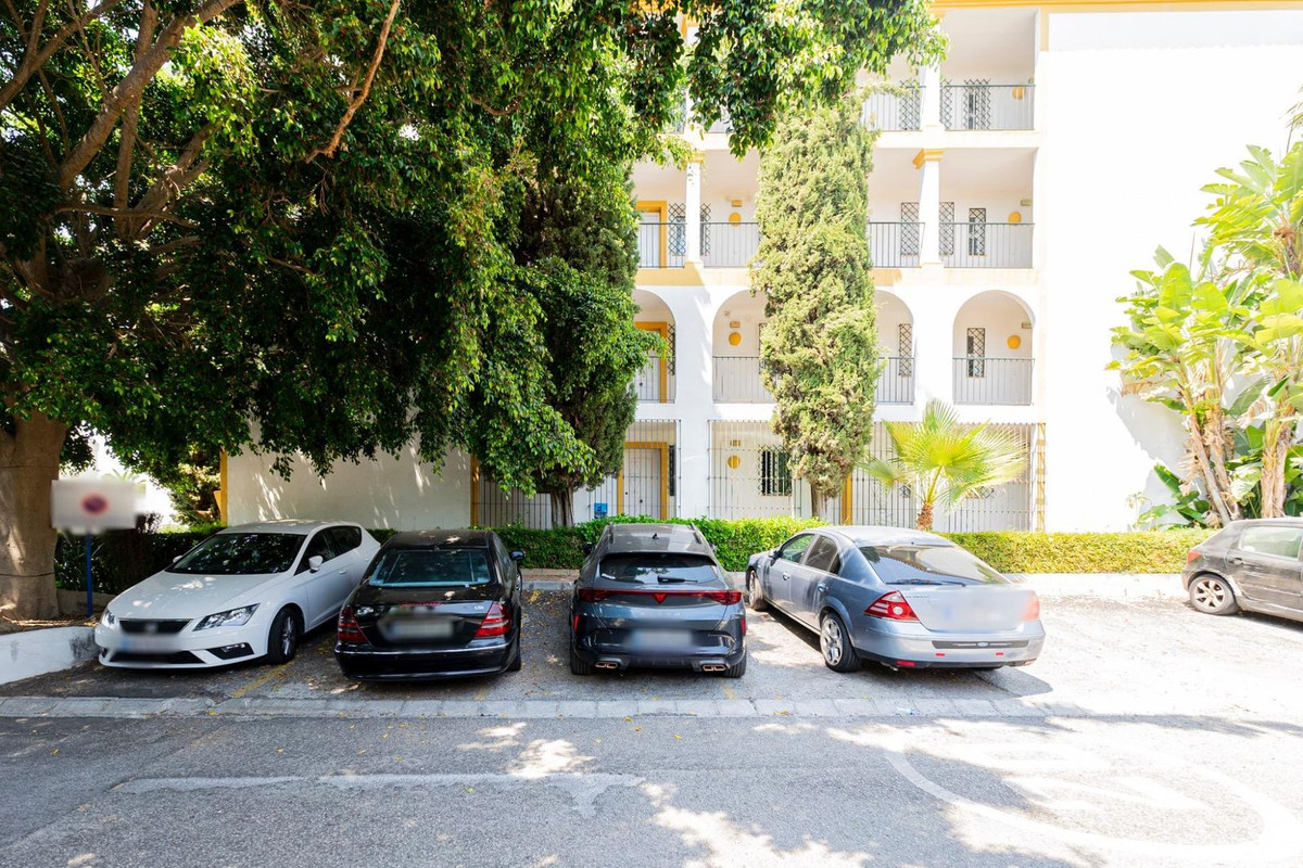 2 Bed Apartment for sale in Marbella Costa Del Sol, Málaga, Spain