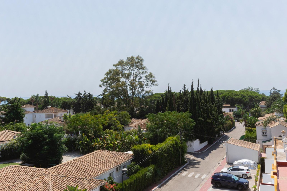 2 Bed Apartment for sale in Marbella Costa Del Sol, Málaga, Spain