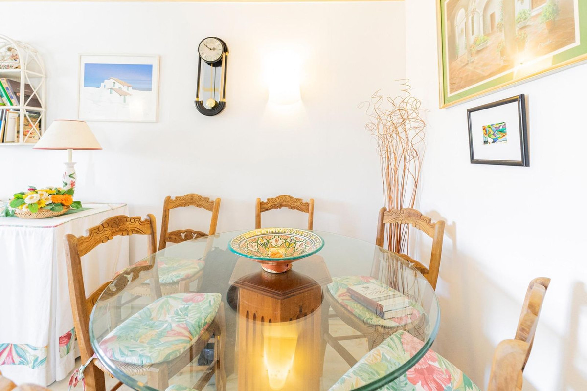 2 Bed Apartment for sale in Marbella Costa Del Sol, Málaga, Spain