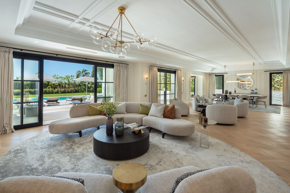 Se vende Villa - Chalet de 6 dormitorios en Costa Del Sol, Málaga, España