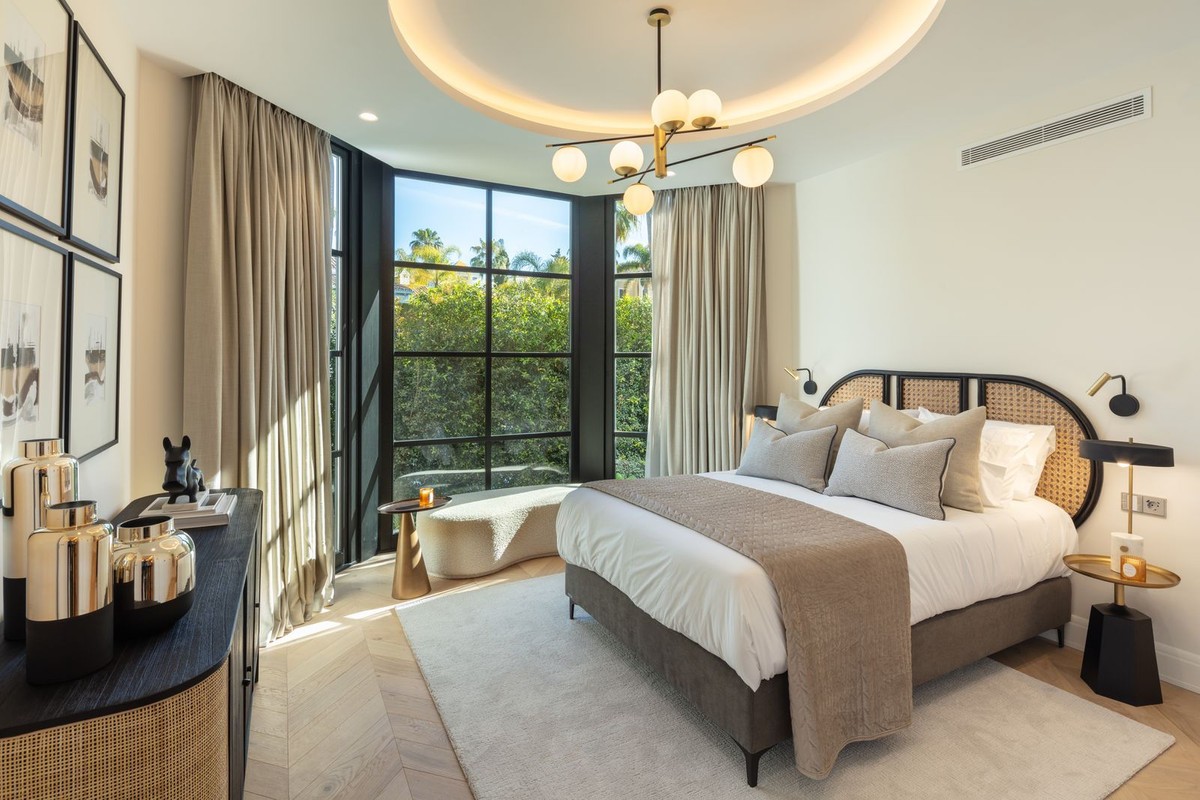 Se vende Villa - Chalet de 6 dormitorios en Costa Del Sol, Málaga, España