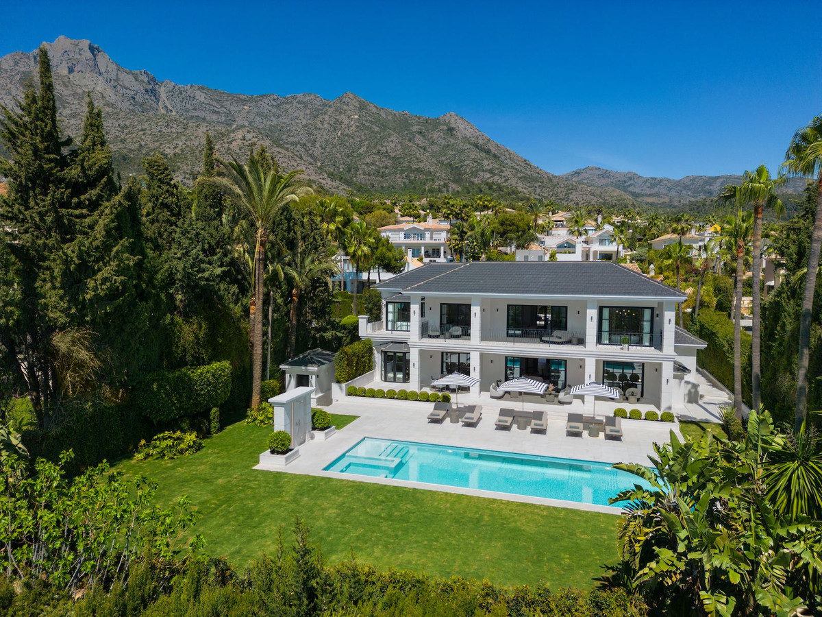 Se vende Villa - Chalet de 6 dormitorios en Costa Del Sol, Málaga, España