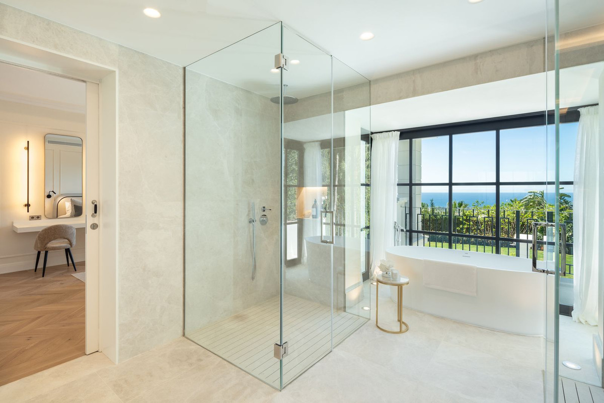 Se vende Villa - Chalet de 6 dormitorios en Costa Del Sol, Málaga, España