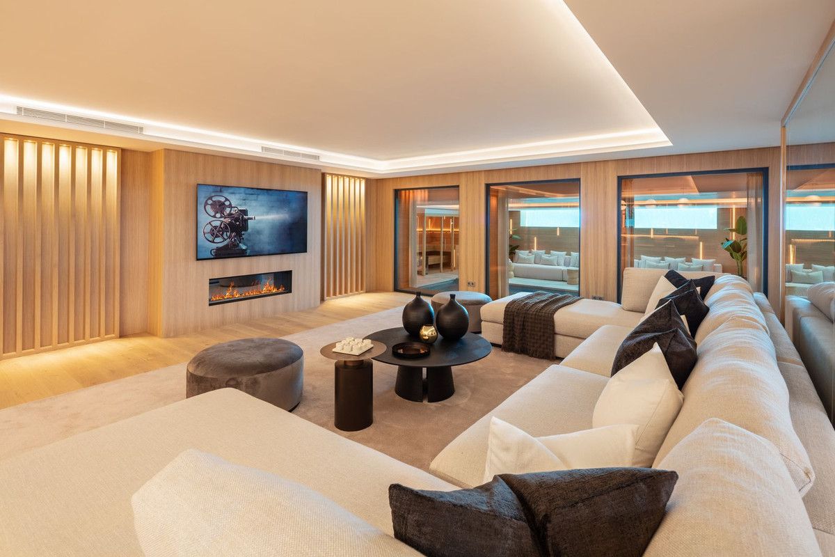 Se vende Villa - Chalet de 6 dormitorios en Costa Del Sol, Málaga, España