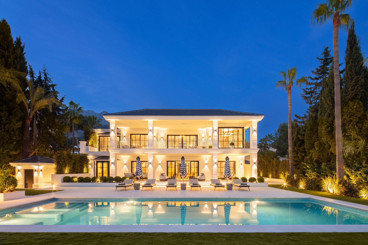 Se vende Villa - Chalet de 6 dormitorios en Costa Del Sol, Málaga, España