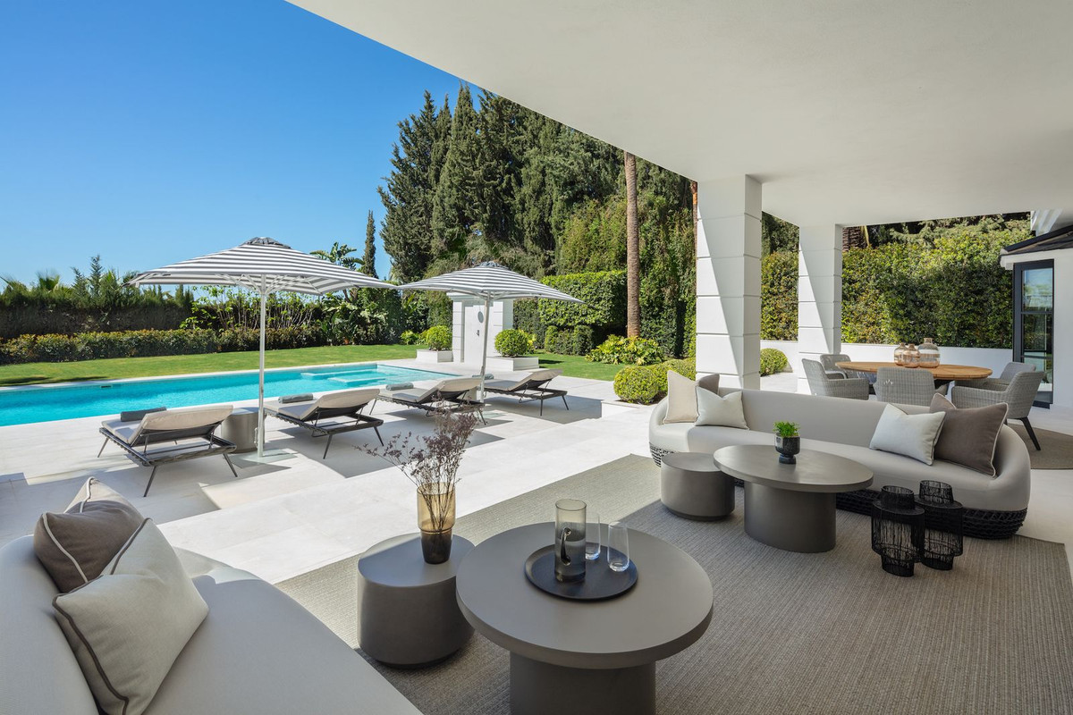 Se vende Villa - Chalet de 6 dormitorios en Costa Del Sol, Málaga, España