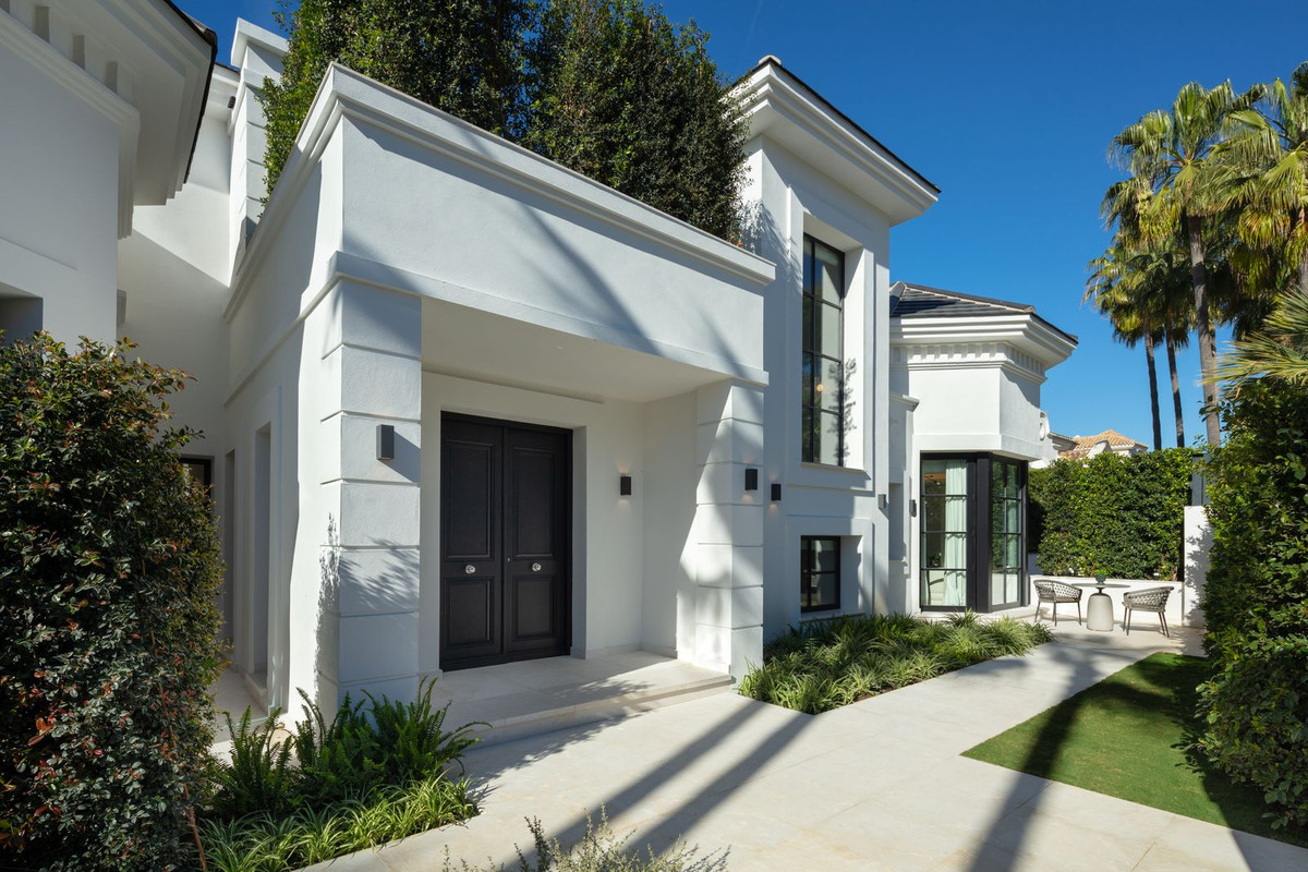 Se vende Villa - Chalet de 6 dormitorios en Costa Del Sol, Málaga, España