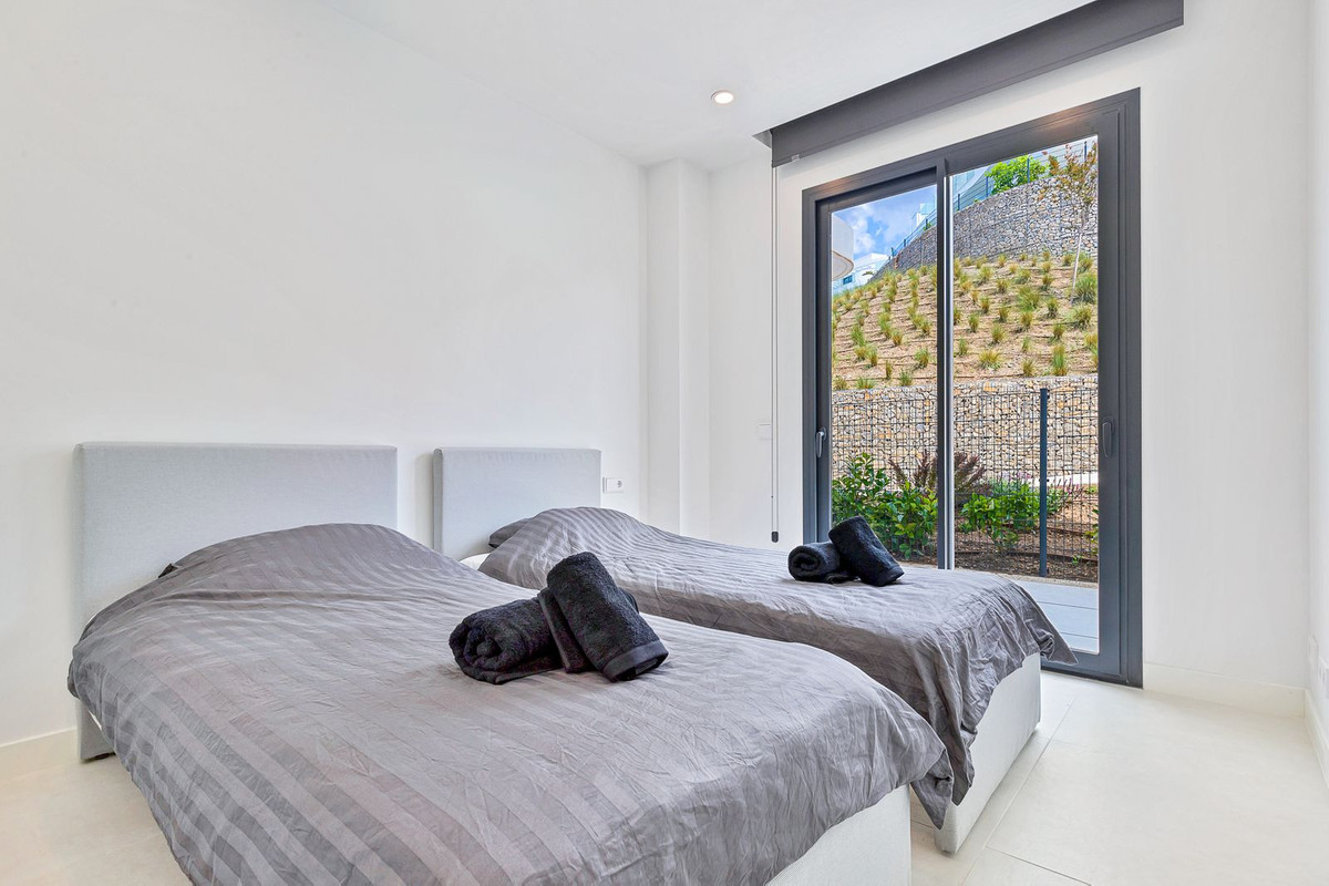 3 Bed Apartment for sale in Fuengirola Costa Del Sol, Málaga, Spain