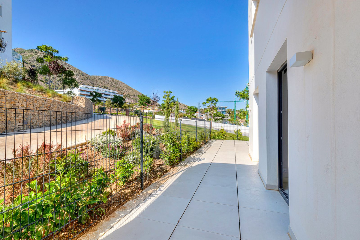 3 Bed Apartment for sale in Fuengirola Costa Del Sol, Málaga, Spain