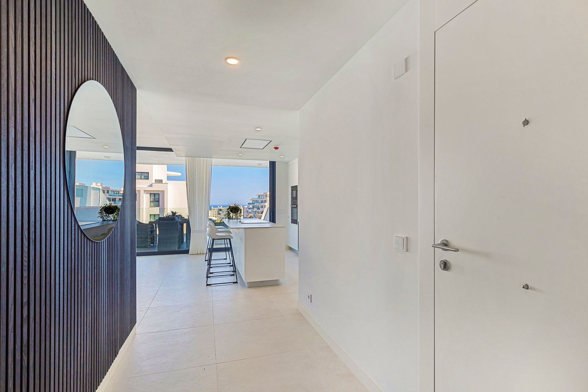 3 Bed Apartment for sale in Fuengirola Costa Del Sol, Málaga, Spain