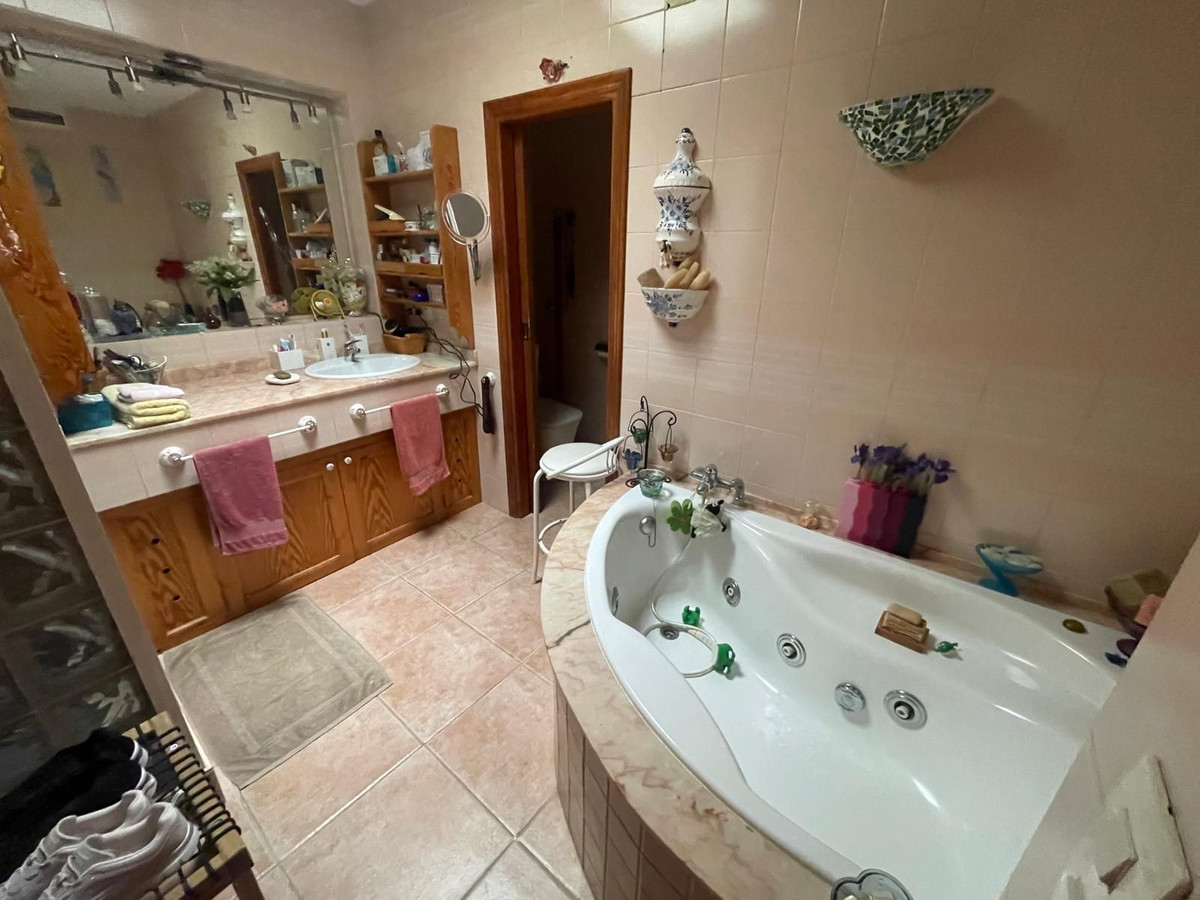 3 Bed Commercial unit for sale in Rojales Costa Blanca, Alicante, Spain