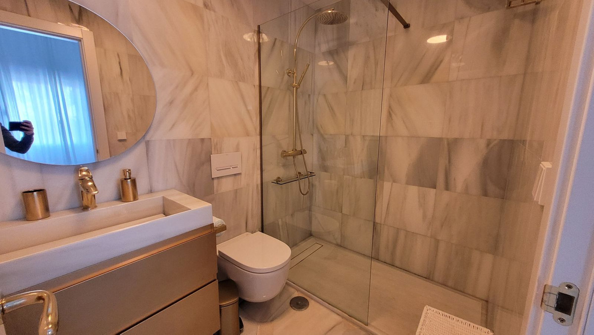 2 Bed Apartment for sale in Puerto Banús Costa Del Sol, Málaga, Spain