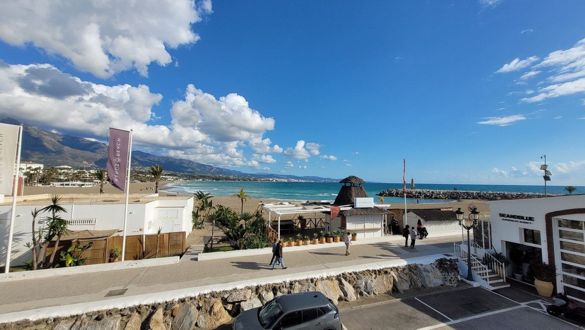 2 Bed Apartment for sale in Puerto Banús Costa Del Sol, Málaga, Spain