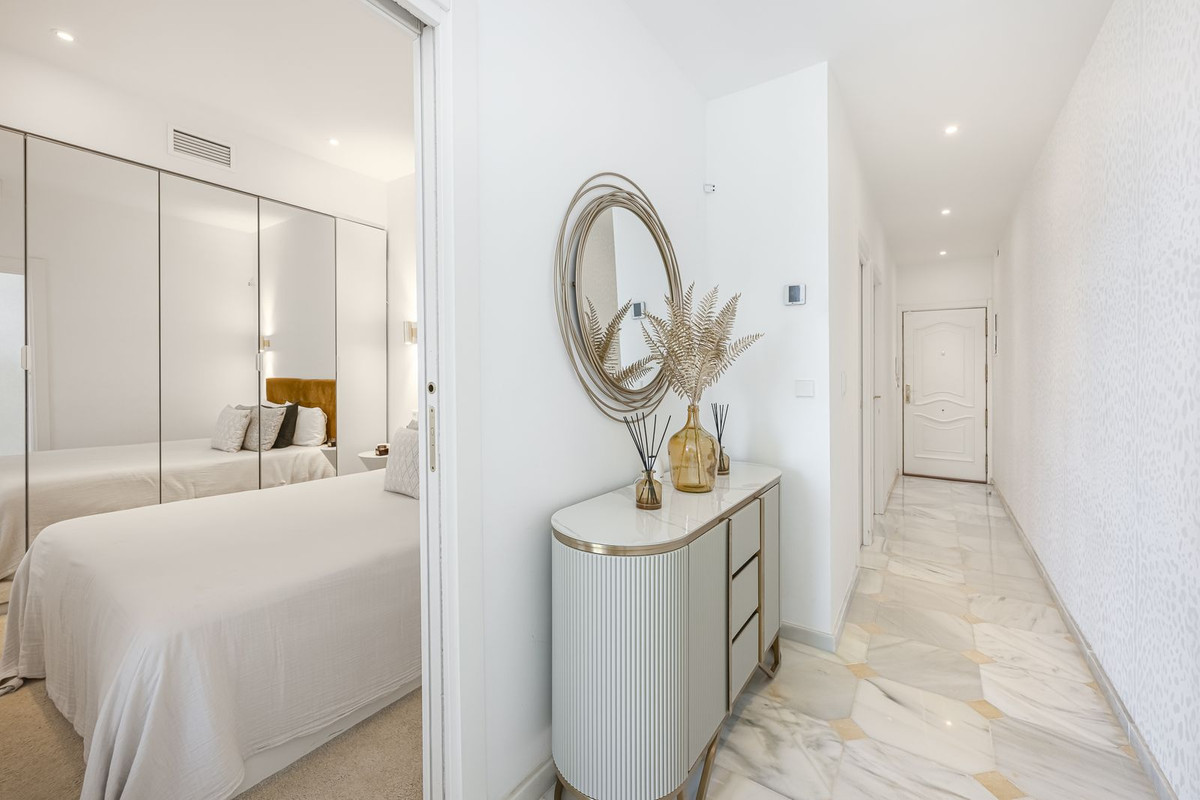 2 Bed Apartment for sale in Puerto Banús Costa Del Sol, Málaga, Spain